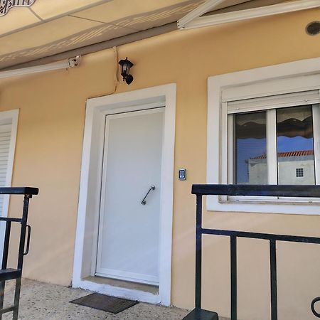 House To Mavrovouni Square Apartment Exterior foto