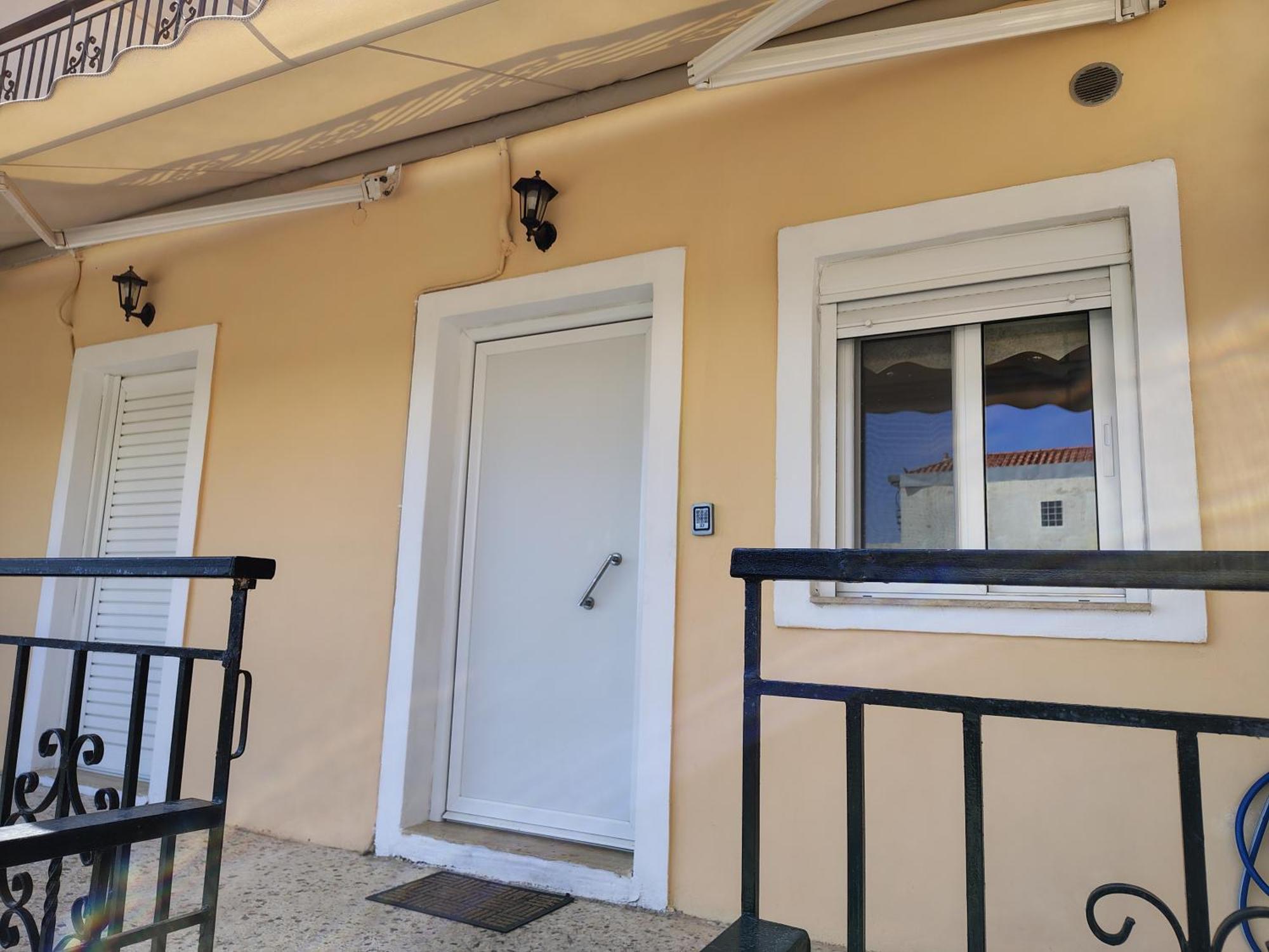 House To Mavrovouni Square Apartment Exterior foto